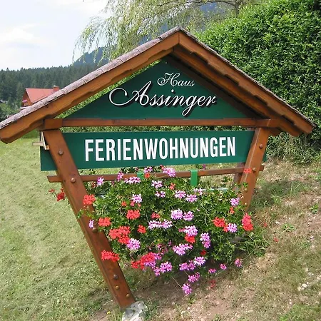 Haus Assinger Apartamento